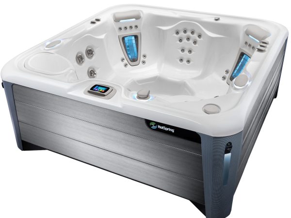 HotSpring Highlife 2019 Vanguard Alpine White Nickel 3 4 Angle