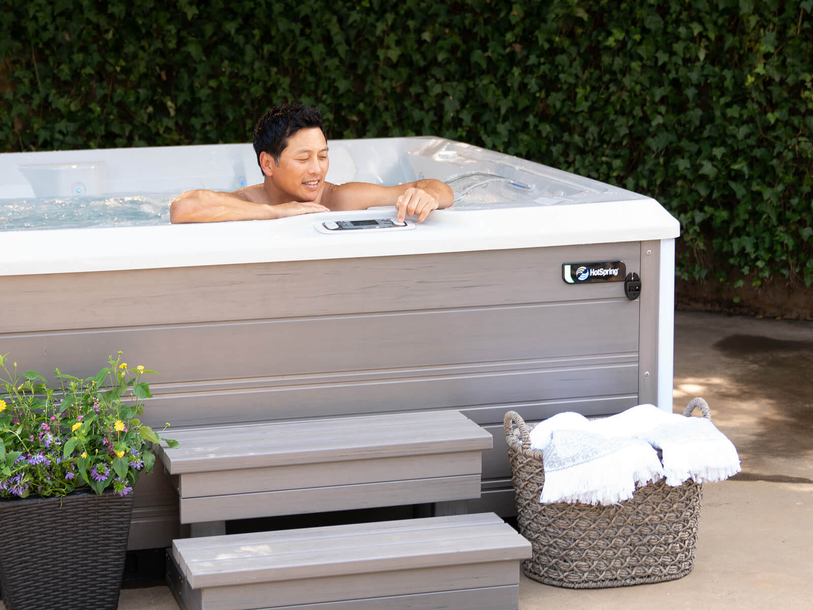 How Do I Choose the Right Hot Tub? Key Features to Look For