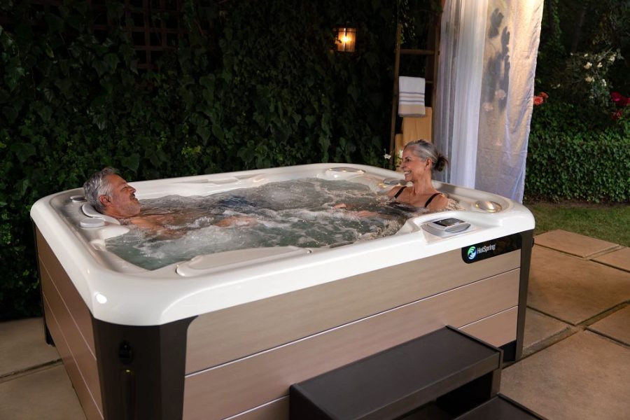HotSpring Highlife 2020 JetsetterLX Ivory Bronze Lifestyle Couple 309 1